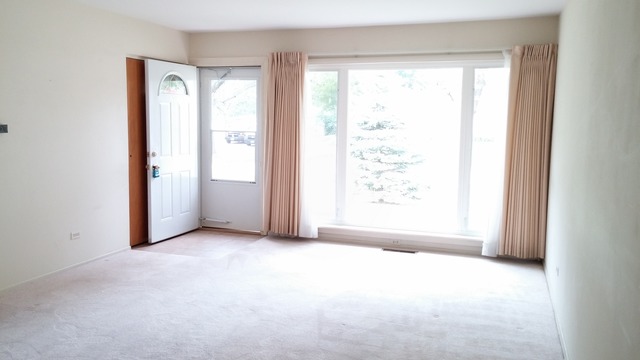 105 Westview St, Hoffman Estates, IL 60169 photo 1