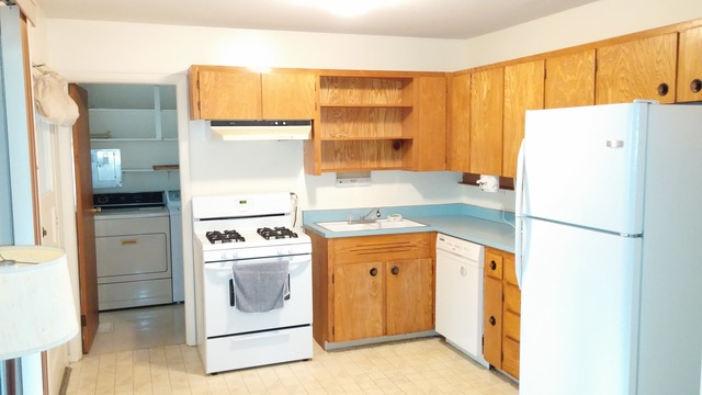 105 Westview St, Hoffman Estates, IL 60169 photo 4
