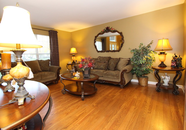 1879 Gleneagle Cir, Elgin, IL 60123 photo 6