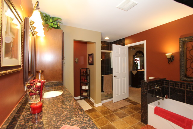1879 Gleneagle Cir, Elgin, IL 60123 photo 16