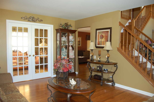 1879 Gleneagle Cir, Elgin, IL 60123 photo 7