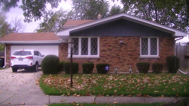 2634 Christina Dr, Lansing, IL 60438 photo 1