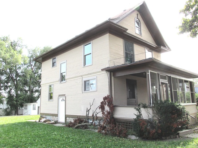 109 Wilder St, Aurora, IL 60506 photo 3