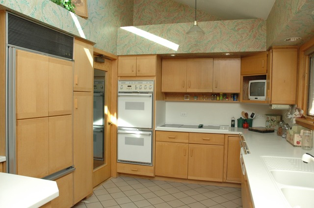 9415 W Central Rd, Des Plaines, IL 60016 photo 11