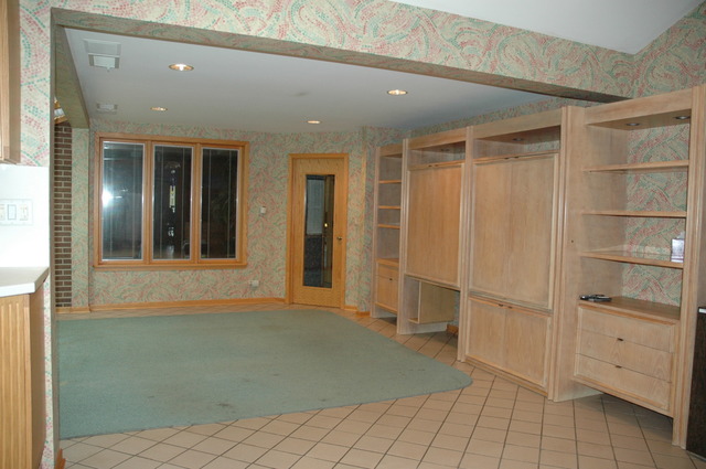 9415 W Central Rd, Des Plaines, IL 60016 photo 9
