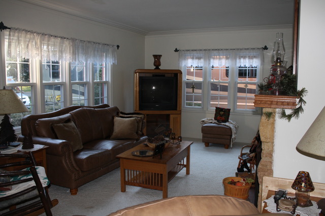 328 E Center St, Mount Morris, IL 61054 photo 2