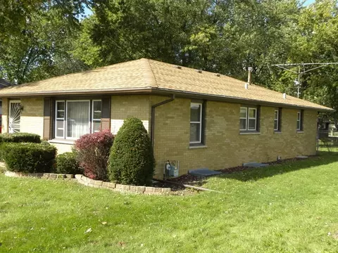 1230 Reckinger Rd, Aurora, IL 60505 photo 1