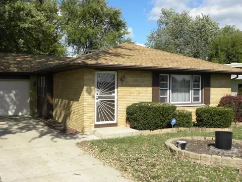 1230 Reckinger Rd, Aurora, IL 60505 photo 2