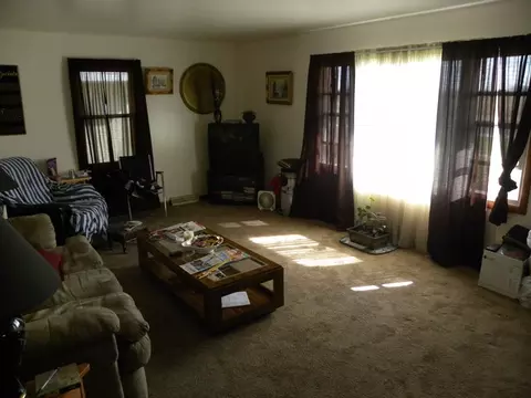 1230 Reckinger Rd, Aurora, IL 60505 photo 4