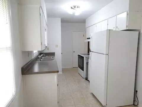 1041 E 7th St, Lockport, IL 60441 photo 4