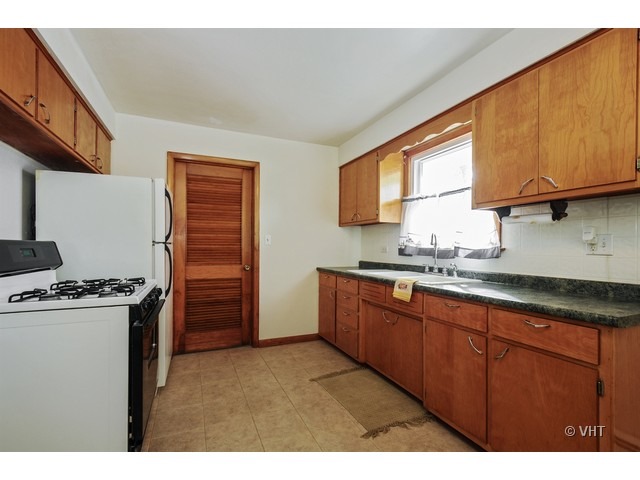 3621 Halsted Blvd, Steger, IL 60475 photo 3