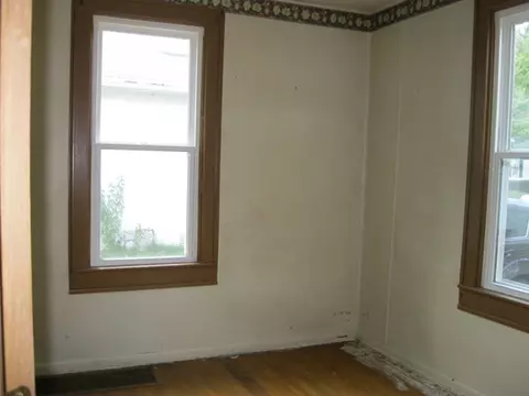 104 11th St, Peru, IL 61354 photo 8
