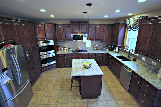 304 Comstock Rd, Elgin, IL 60124 photo 12