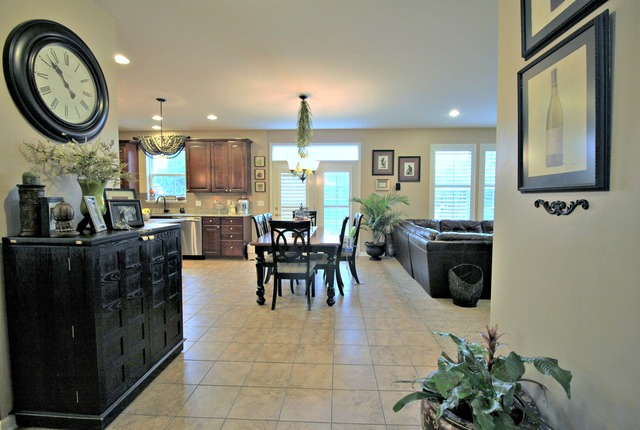 304 Comstock Rd, Elgin, IL 60124 photo 7