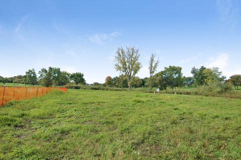 4266 Golf Ln, Long Grove, IL 60047