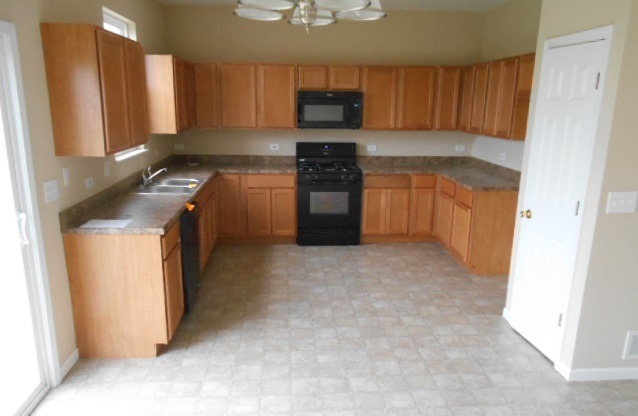 2732 Lundquist Dr, Aurora, IL 60503 photo 7