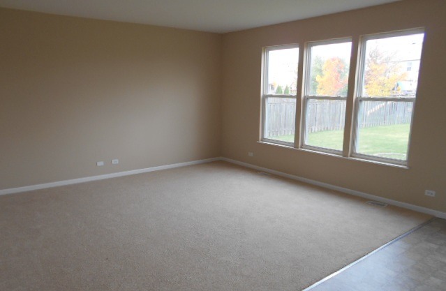 2732 Lundquist Dr, Aurora, IL 60503 photo 5