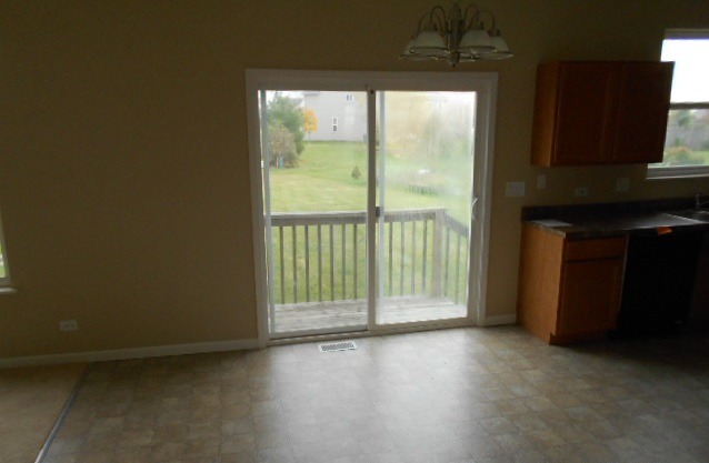 2732 Lundquist Dr, Aurora, IL 60503 photo 6