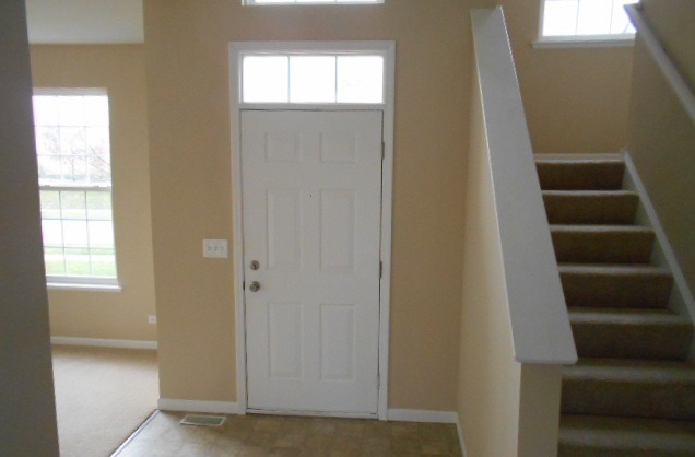 2732 Lundquist Dr, Aurora, IL 60503 photo 2