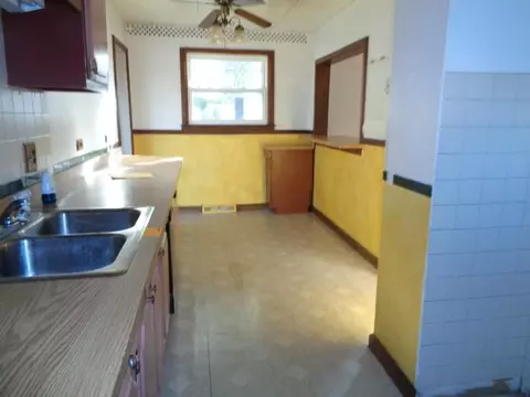 3041 E 138th Pl, Burnham, IL 60633 photo 4
