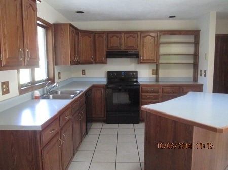 8637 Olson Rd, Belvidere, IL 61008 photo 3