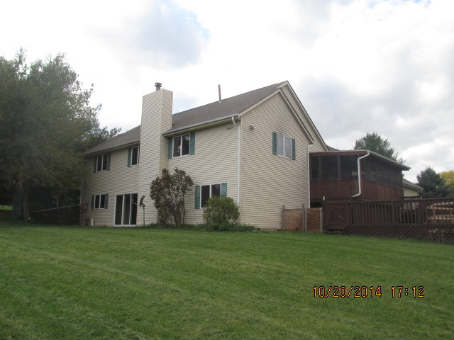8637 Olson Rd, Belvidere, IL 61008 photo 2