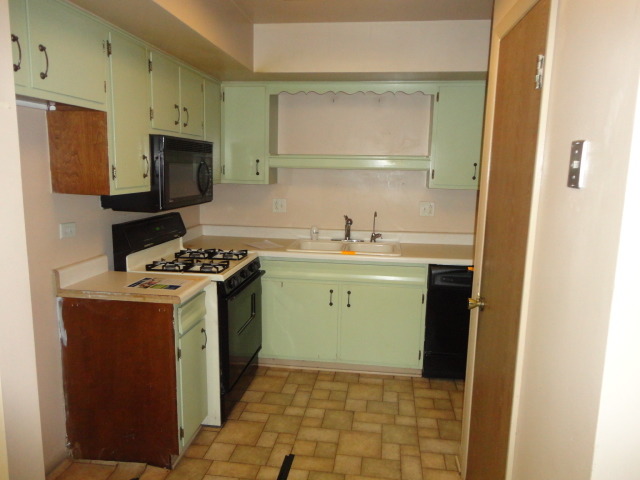 37 Devonshire Cir, Elgin, IL 60123 photo 5