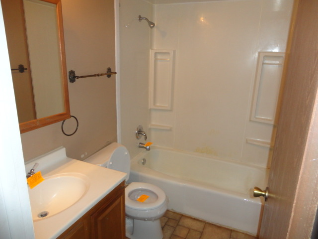 37 Devonshire Cir, Elgin, IL 60123 photo 4