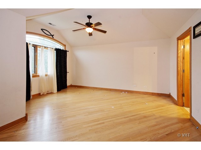115 Meadow Ct, Willowbrook, IL 60527 photo 6