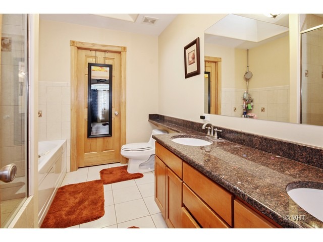 115 Meadow Ct, Willowbrook, IL 60527 photo 7