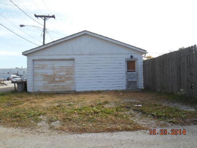 2428 183rd St, Lansing, IL 60438 photo 2