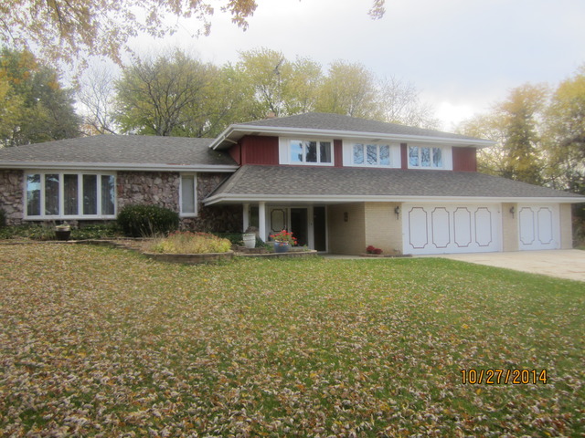 233 King Arthur Ct, Elgin, IL 60120 photo 2