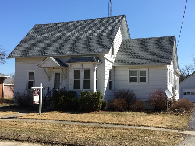 245 N 5th St, Capron, IL 61012 photo 1