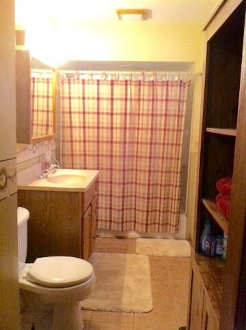 245 N 5th St, Capron, IL 61012 photo 9