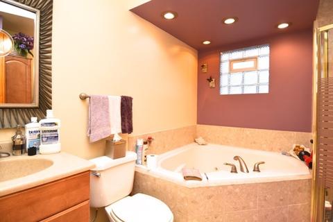1906 Riverview Ave, Des Plaines, IL 60018 photo 10