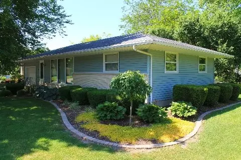 107 Crestview Ct, Walnut, IL 61376 photo 1