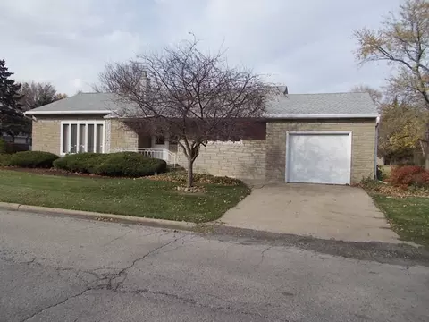 1225 10th St, Peru, IL 61354 photo 1