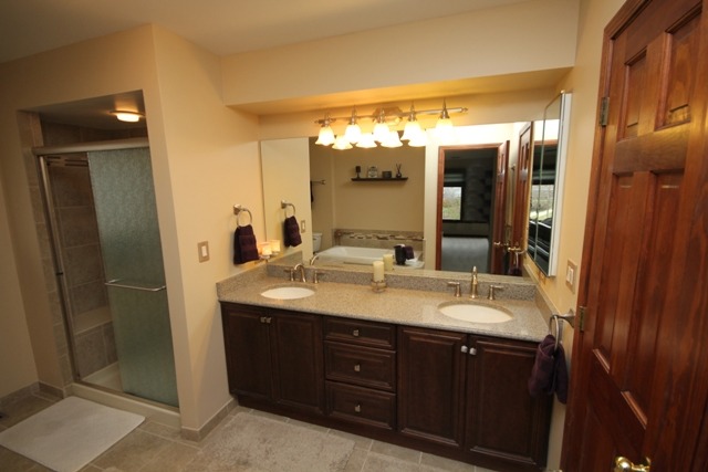 854 Kent Cir, Bartlett, IL 60103 photo 14