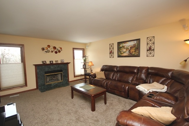 854 Kent Cir, Bartlett, IL 60103 photo 9