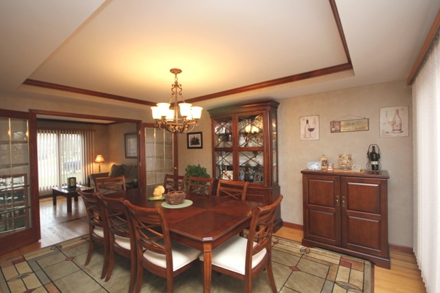 854 Kent Cir, Bartlett, IL 60103 photo 4