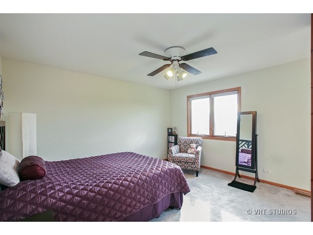 2406 Fox Bluff Ln, Spring Grove, IL 60081 photo 8