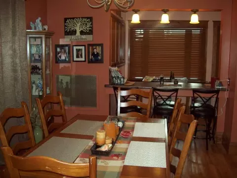 201 W Walnut St, Walnut, IL 61376 photo 2