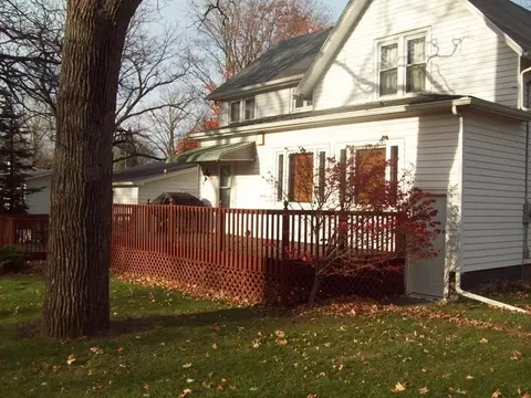 201 W Walnut St, Walnut, IL 61376 photo 9