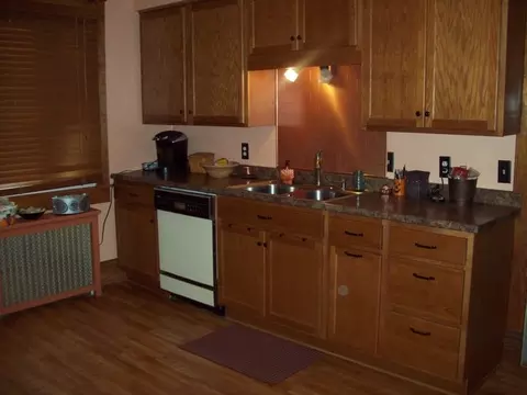 201 W Walnut St, Walnut, IL 61376 photo 5