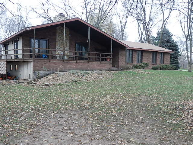 2074 S Sandbar Rd, Kankakee, IL 60901 photo 2