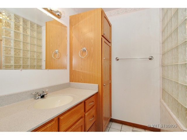 1306 Hilltop Blvd, Mchenry, IL 60050 photo 9