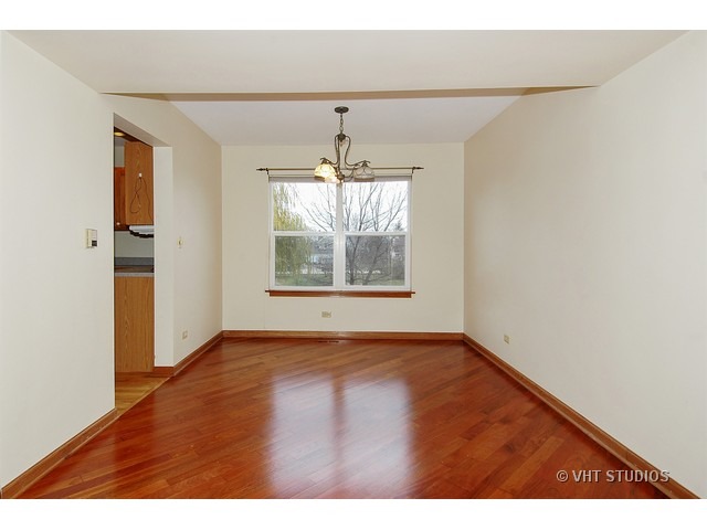 1306 Hilltop Blvd, Mchenry, IL 60050 photo 4