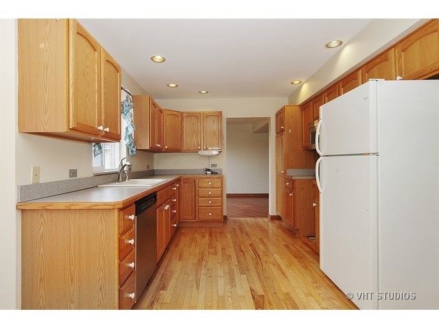 1306 Hilltop Blvd, Mchenry, IL 60050 photo 3