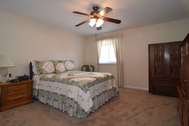 1261 Reading Ct, Wheaton, IL 60189 photo 7