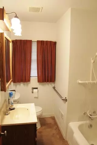 953 N Kennedy Dr, Kankakee, IL 60901 photo 8